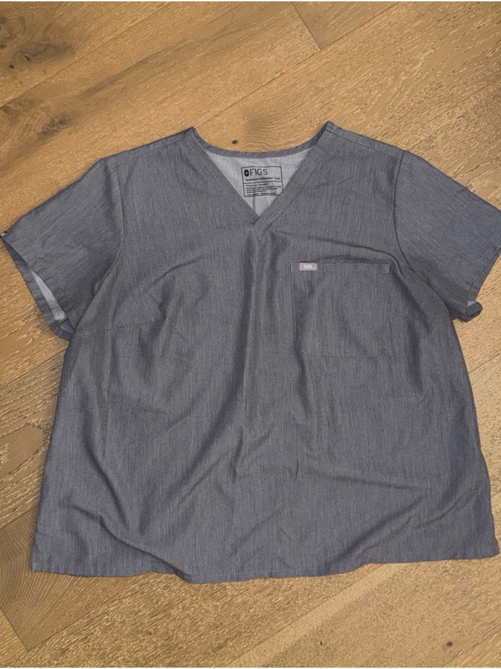 Figs Women's V-Neck Top in Heather Navy
